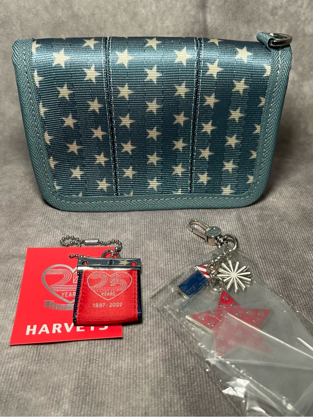 Harveys Seatbelt Bags Chambray Stars Spangled Legacy Fun Size Wallet and Charm